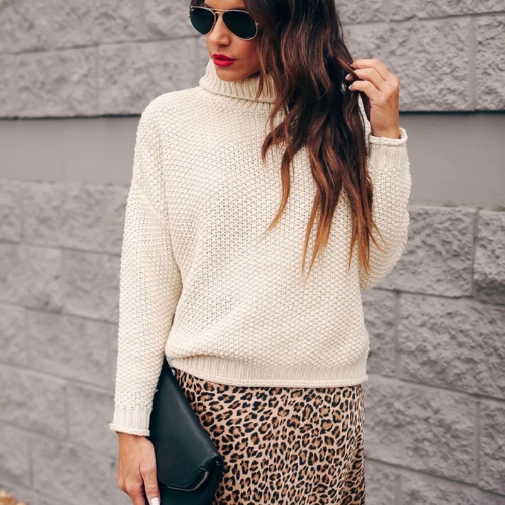 VICI - Columbus Turtleneck Sweater - Picture 3 of 5
